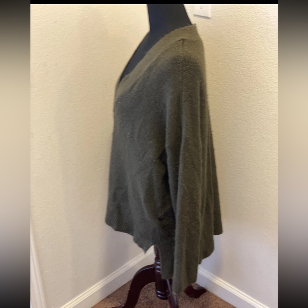 2 FOR $20 H&M L.O.G.G. Dark Khaki Green Olive Oversized Sweater Wool V Neck M - Picture 3 of 6